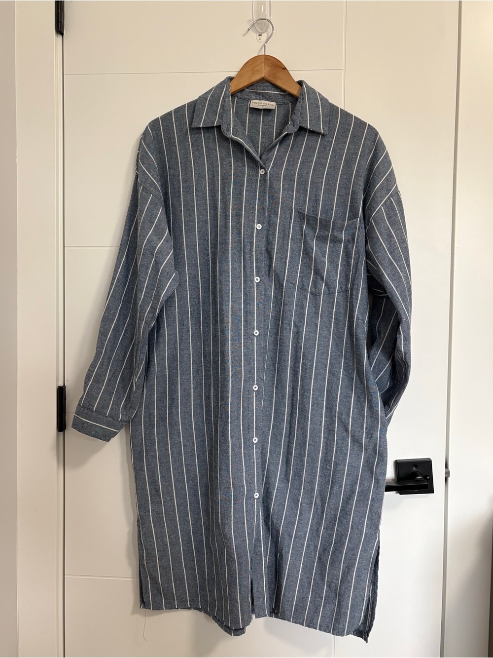 Button up dress with pockets!! Oversized M